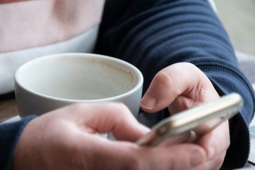 Van wie is het telefoonnummer 010 3180204